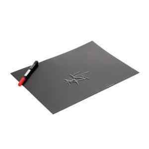 Magnetická podložka pro práci s drobnými kovovými díly (30x21cm) + červený fix pro možnost psaní na podložku