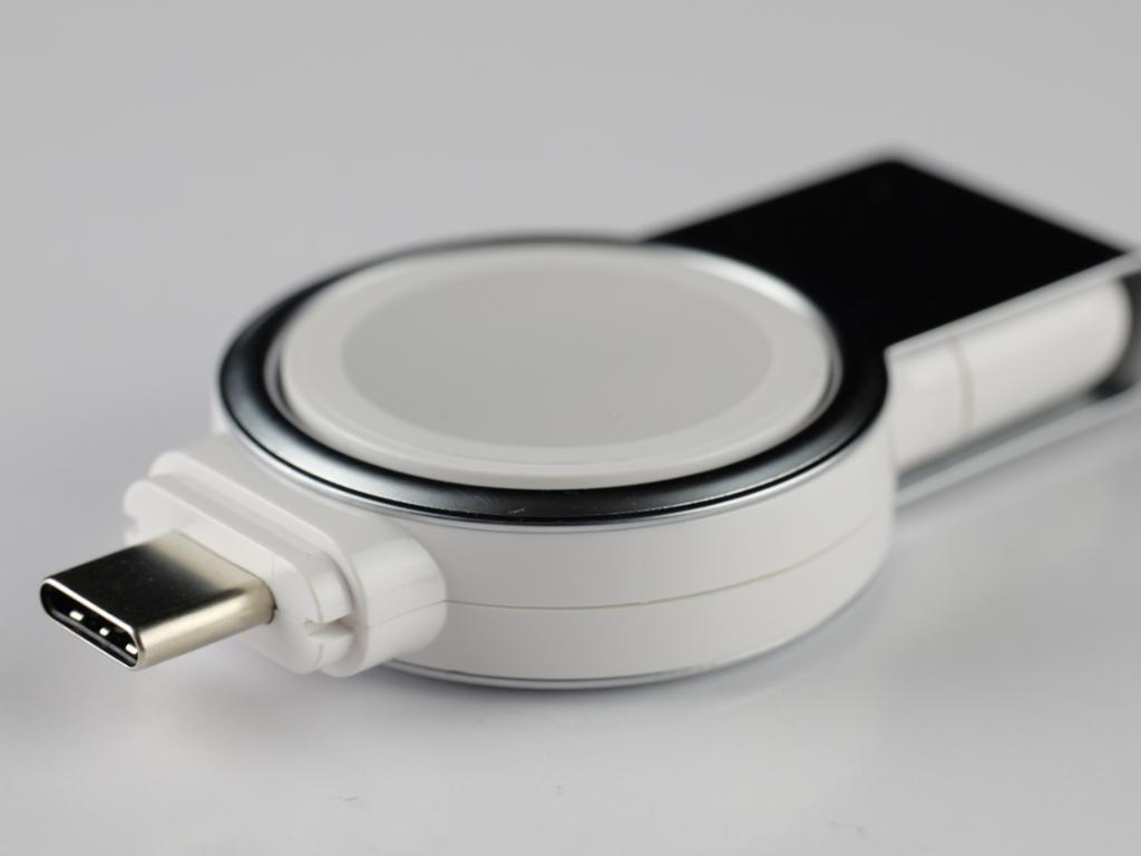 Kapesní nabíječka USB / USB-C pro Apple Watch 1 Kapesní nabíječka USB / USB-C pro Apple Watch